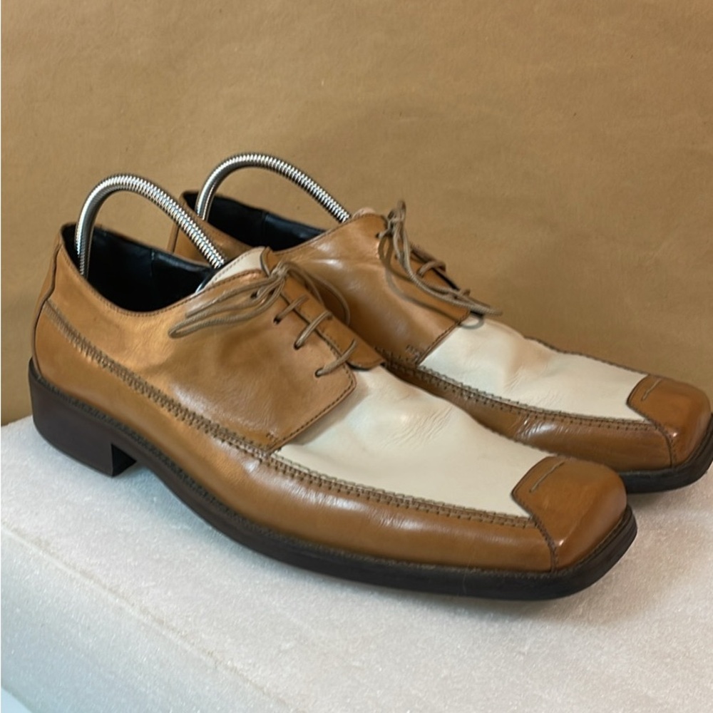 Classic Tan and Cream Men's Oxfords